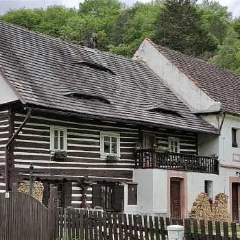 Střezivojice na Kokořínsku - Nordic Walking výšlap za kamennými růžemi