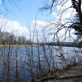 Veltrusy – povltavský Nordic Walking výšlap. Renesance, buřtíky, industriál. Baroko  na konec.