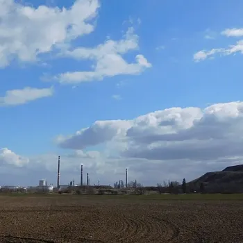 Veltrusy – povltavský Nordic Walking výšlap. Renesance, buřtíky, industriál. Baroko  na konec.