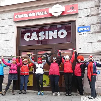 OSTRAVA!!! podivuhodná - předvánoční Nordic Walking setkání.