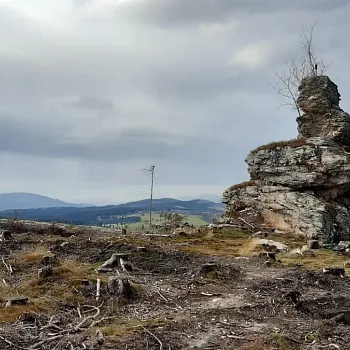 ZLATÉ HORY – SILVESTR WALKING 2024 – z Horního Údolí přes kapli Sv. Anny do Zlatých – buřtíky s sebou