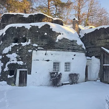 Mělník - NW výšlap - Chloumek, Lhotka, Holý vrch, skalní obydlí