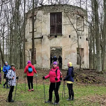 Zahrádky u České Lípy –  Holanské rybníky, zříceniny, panny a hastrmani