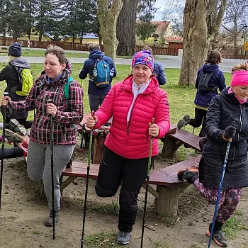 Zahrádky u České Lípy –  Holanské rybníky, zříceniny, panny a hastrmani