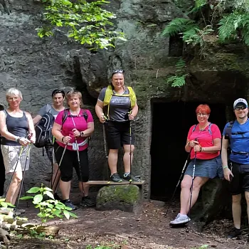 Kokořínsko - Nordic Walking skalním městem u Střezivojic.