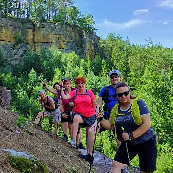 Kokořínsko - Nordic Walking skalním městem u Střezivojic.
