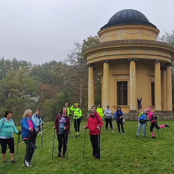 Veltrusy - Nordic Walking v zámeckém parku