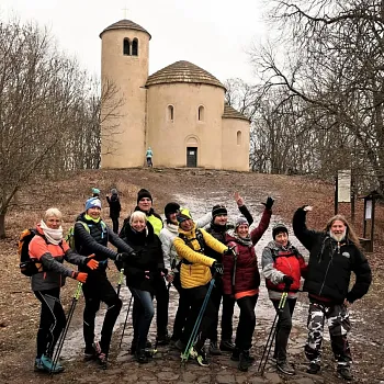 Nordic Walking výšlap na nejvyšší horu široko daleko. Na Říp.