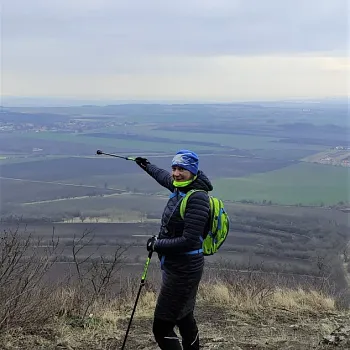Nordic Walking výšlap na nejvyšší horu široko daleko. Na Říp.
