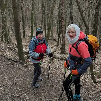 Nordic Walking výšlap na nejvyšší horu široko daleko. Na Říp.