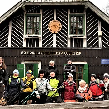 Nordic Walking výšlap na nejvyšší horu široko daleko. Na Říp.