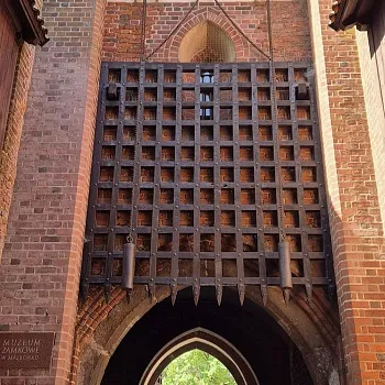Narozeninový Balt. Den třetí. Jedni lodí na poloostrov Hel, druzí na křižácký hrad Malbork.