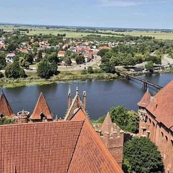 Narozeninový Balt. Den třetí. Jedni lodí na poloostrov Hel, druzí na křižácký hrad Malbork.