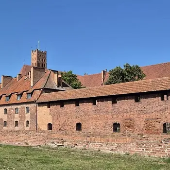Narozeninový Balt. Den třetí. Jedni lodí na poloostrov Hel, druzí na křižácký hrad Malbork.