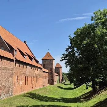 Narozeninový Balt. Den třetí. Jedni lodí na poloostrov Hel, druzí na křižácký hrad Malbork.