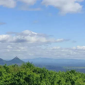 Kokořínsko - Nordic Walking přes Vrátenskou horu, Housku, Beškovský vrch do Panské Vsi u Dubé
