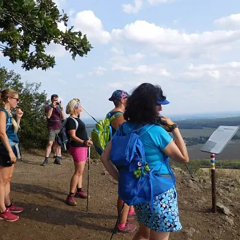 10 dní putování českou krajinou z Blaníku na Říp